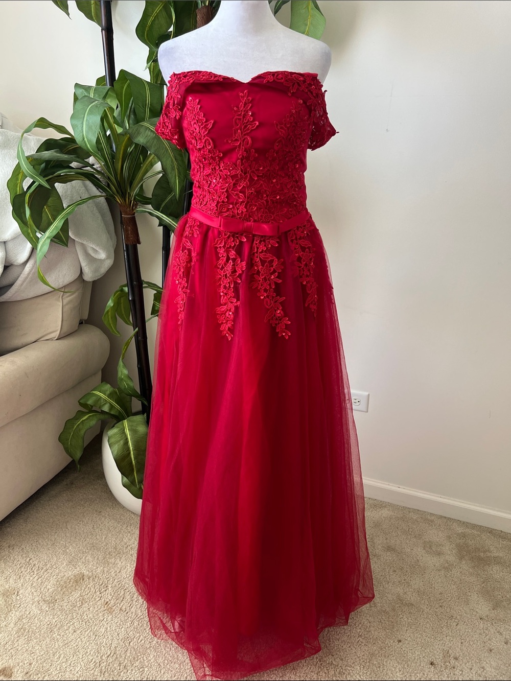 Off-Shoulder Red Tulle Dress with Lace/corset